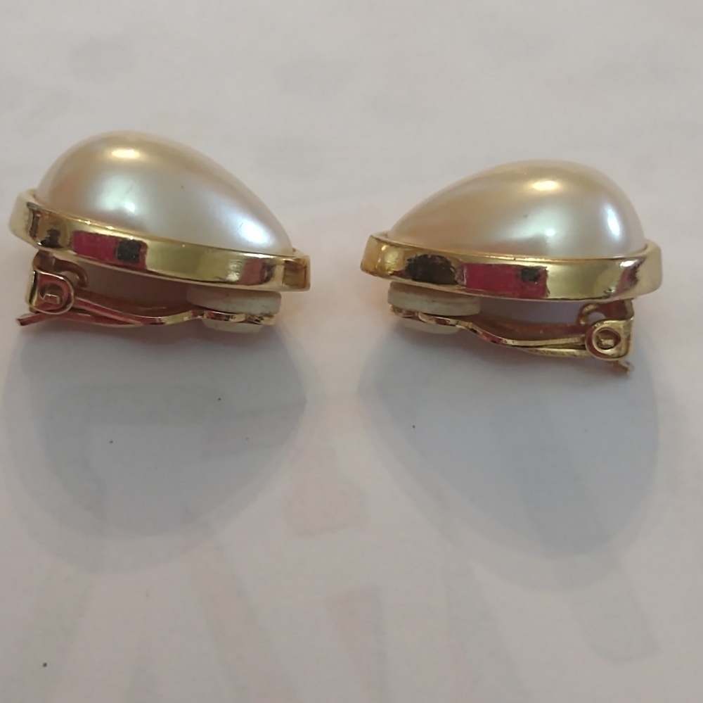 Signed Richelieu vintage women's clip on earrings tear drop - Picture 2 of 6